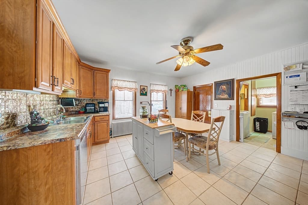 992 Lees River Ave, Somerset MA 02726 photo 10