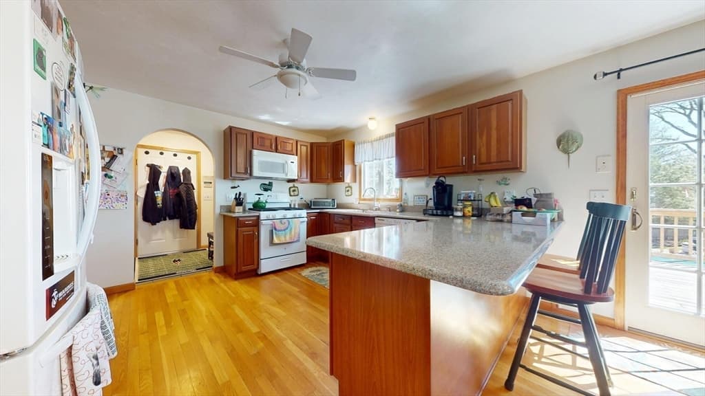 Single Family Residence at 12 Gordon Ln, Yarmouth MA 02675, photo 6 of 42