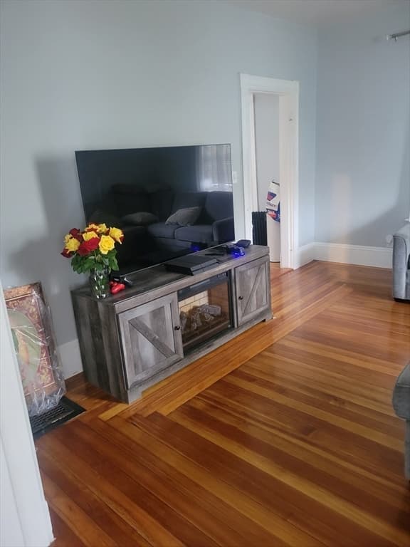 Single Family Residence at 77 Verona St, Lynn MA 01904, photo 5 of 12