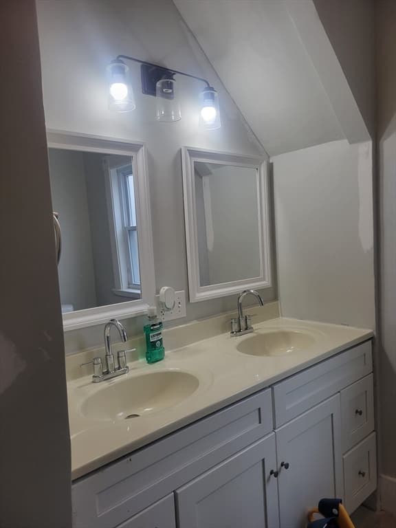 Single Family Residence at 77 Verona St, Lynn MA 01904, photo 9 of 12
