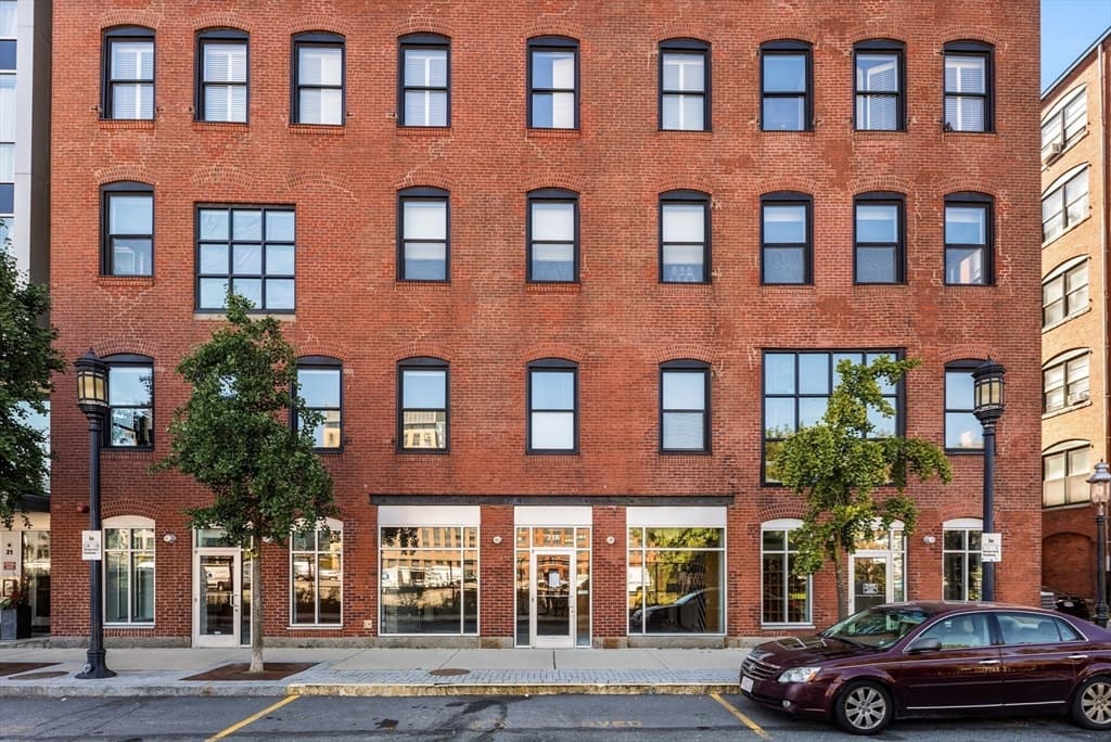 21 A Wormwood # A, Boston MA 02210