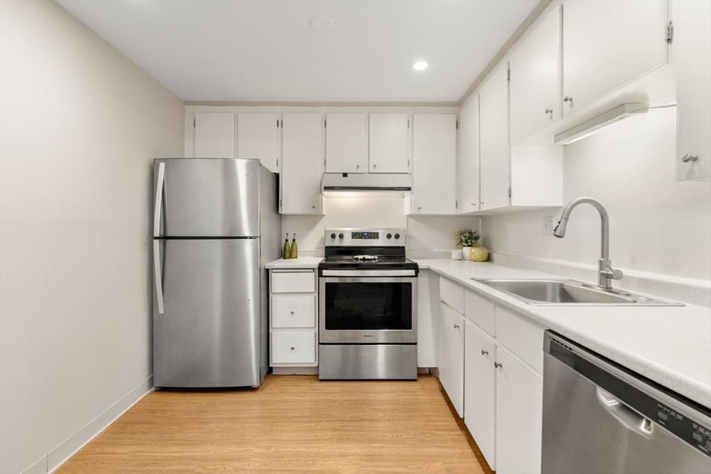 Condominium at 1321 Worcester Rd # 610, Framingham MA 01701, photo 10 of 26
