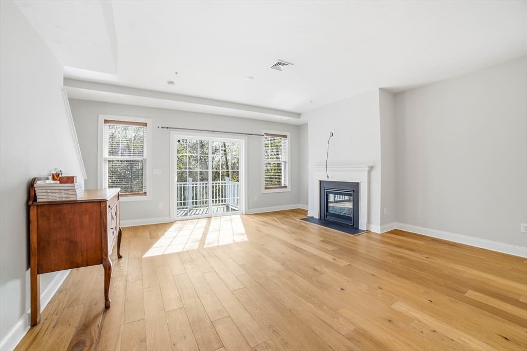 707 Southwood Ln # 707, Clinton MA 01510 photo 8