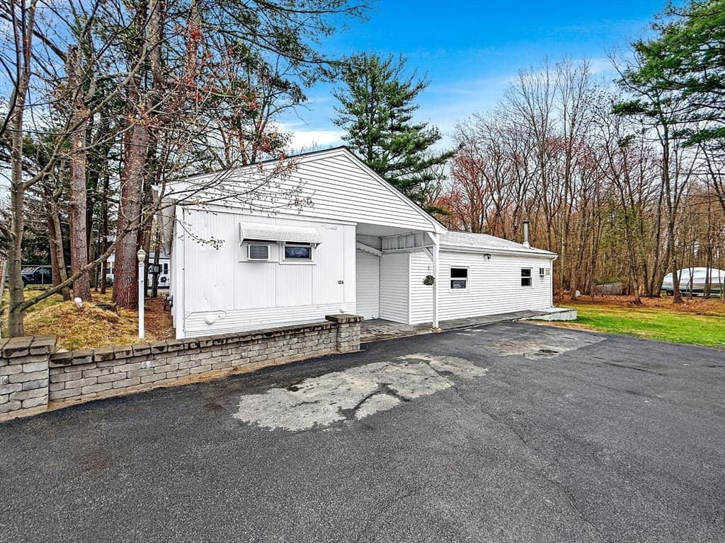 126 Beach Rd, Salisbury MA 01952 photo 2