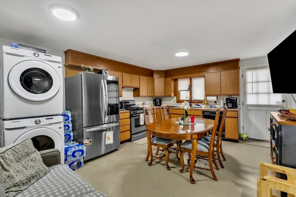 Single Family Residence at 7 Corey Rd, Marlborough MA 01752, Marlborough, photo 32 of 42