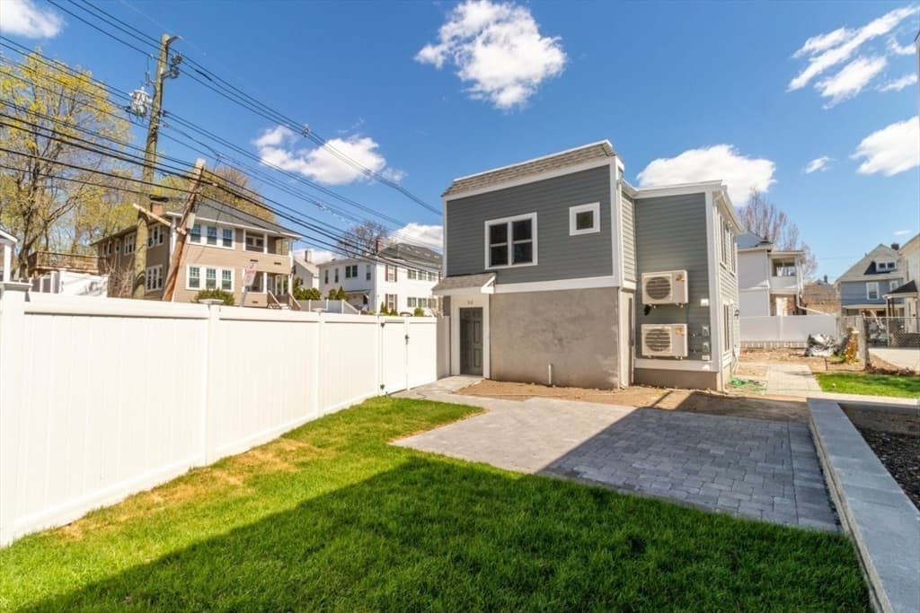 30 Columbus Ave, Waltham MA 02451 photo 3