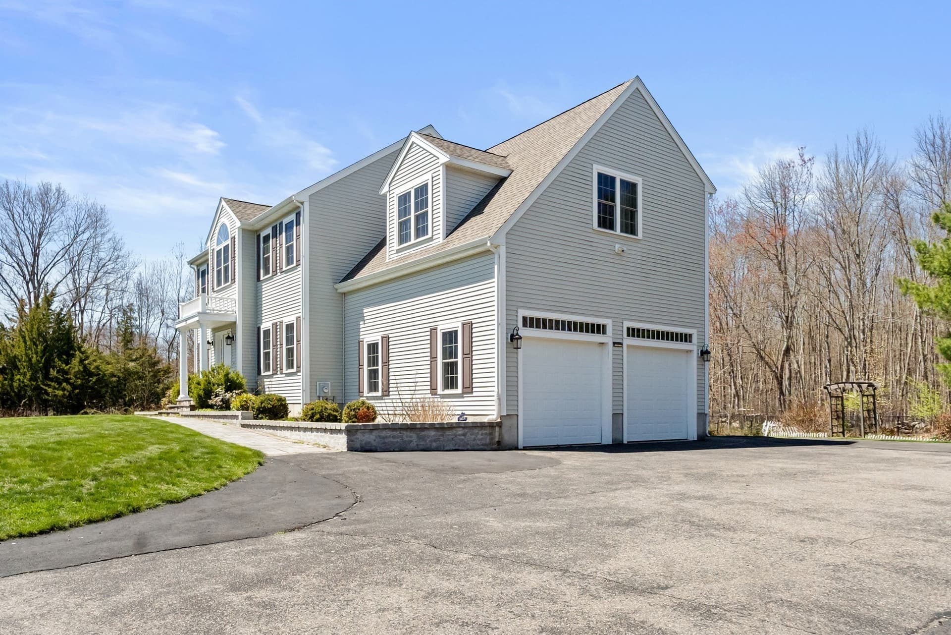 Single Family Residence at 221 Chestnut St, Abington MA 02351, photo 3 of 32
