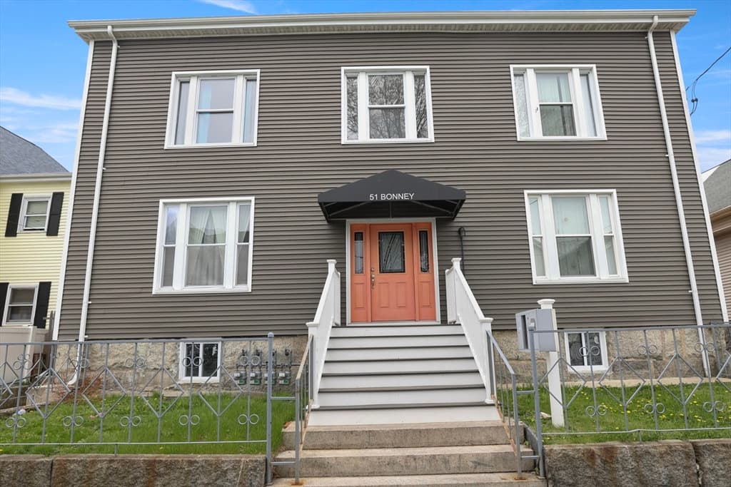 51 Bonney St, New Bedford MA 02740