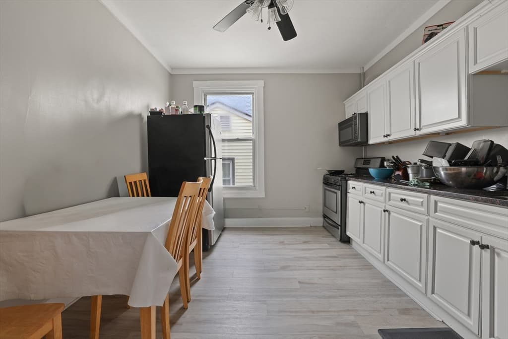 4 Family at 51 Bonney St, New Bedford MA 02740, photo 18 of 41