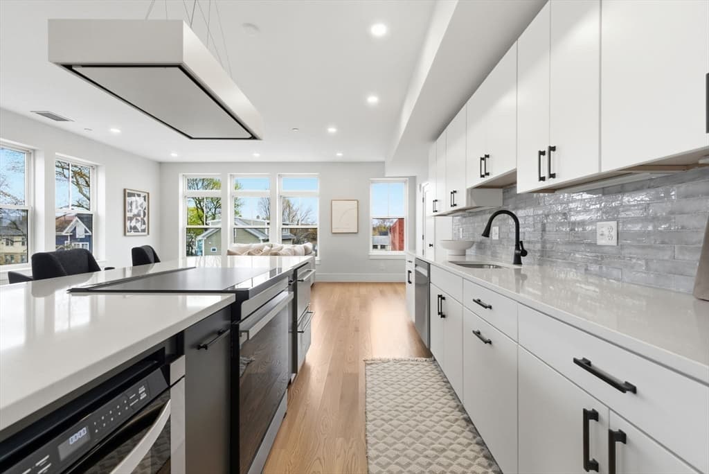 Condominium at 421 High St # 309, Medford MA 02155, Medford, photo 3 of 27