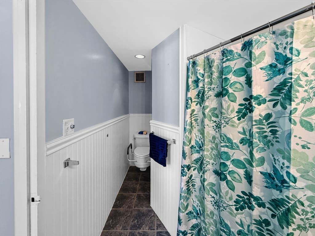 300 Lynn Shore Dr # 203, Lynn MA 01902 photo 27