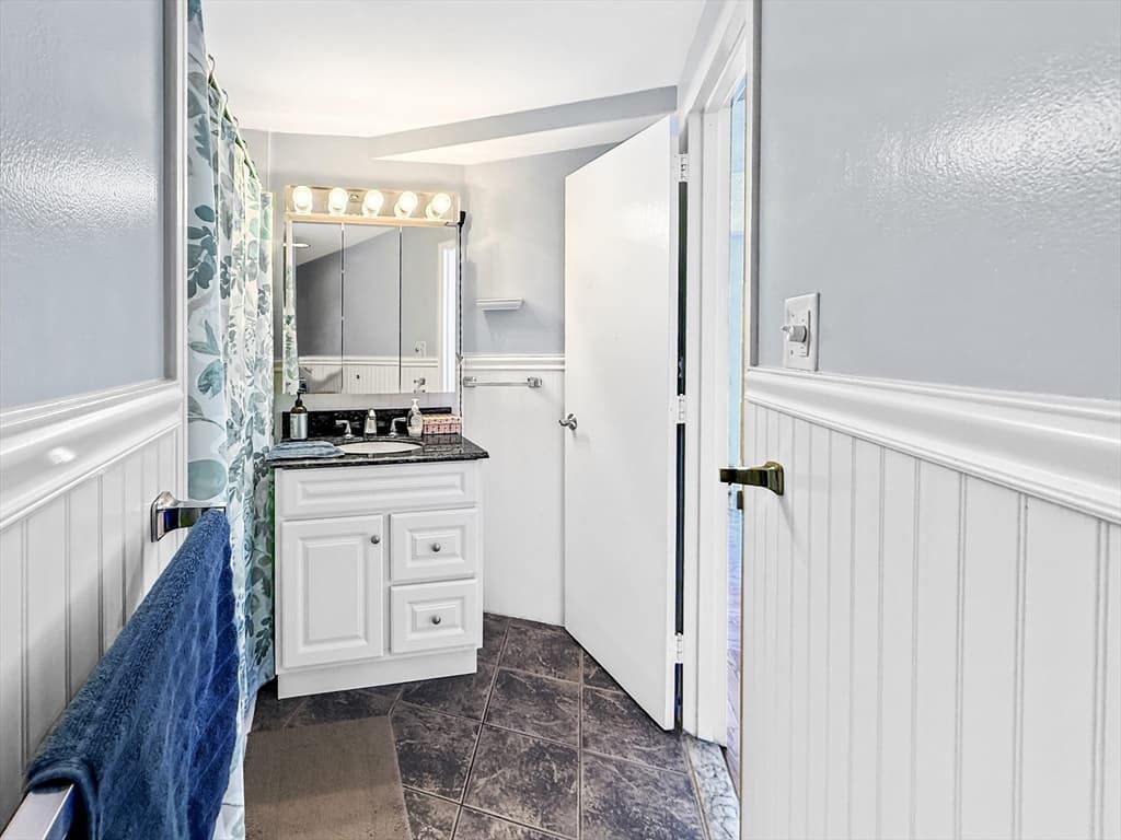 300 Lynn Shore Dr # 203, Lynn MA 01902 photo 28