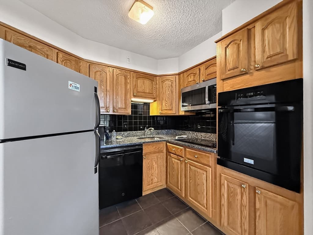 300 Lynn Shore Dr # 203, Lynn MA 01902 photo 20