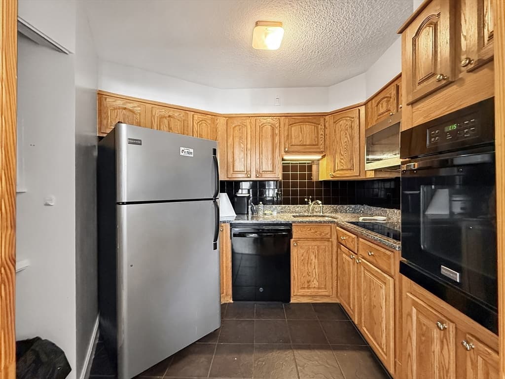 300 Lynn Shore Dr # 203, Lynn MA 01902 photo 21