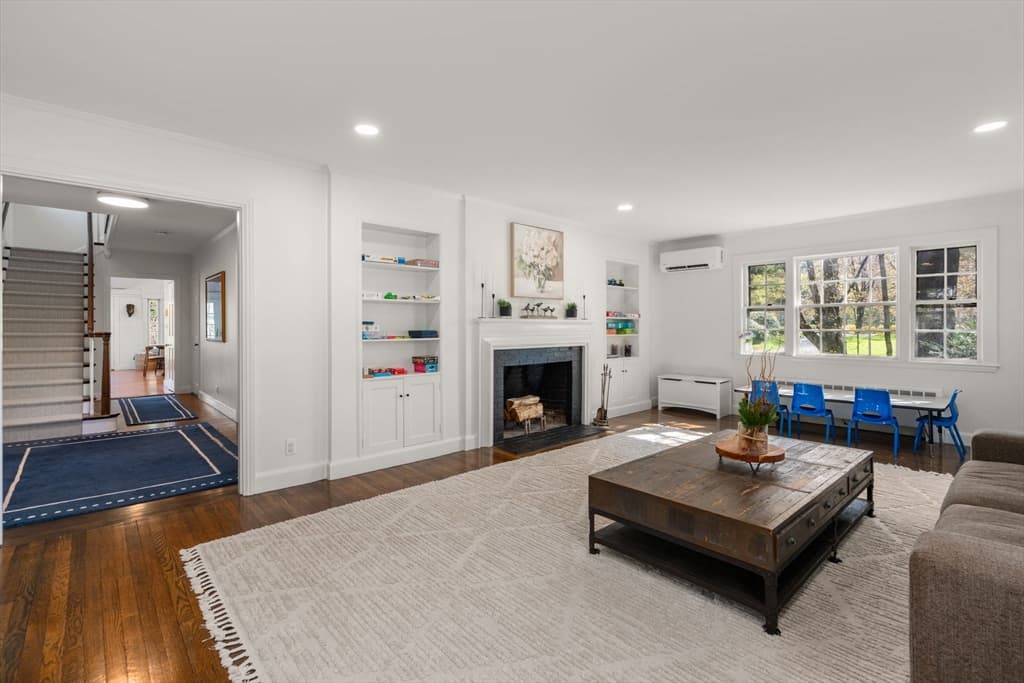 633 Boston Post Rd, Weston MA 02493 photo 6