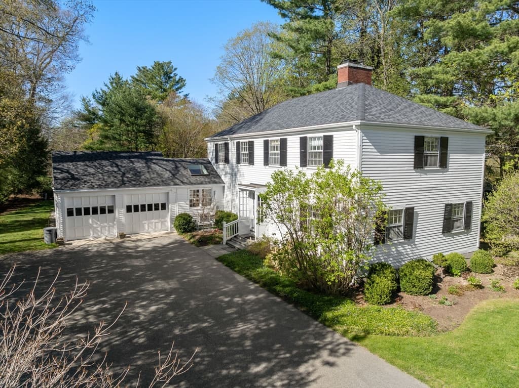 633 Boston Post Rd, Weston MA 02493