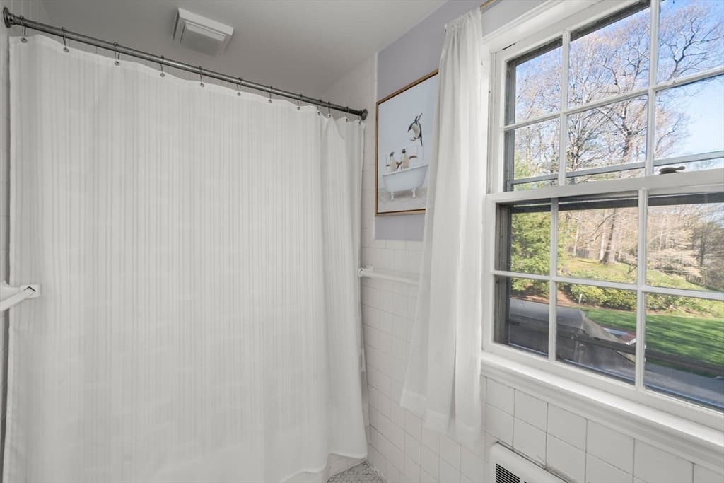 633 Boston Post Rd, Weston MA 02493 photo 24