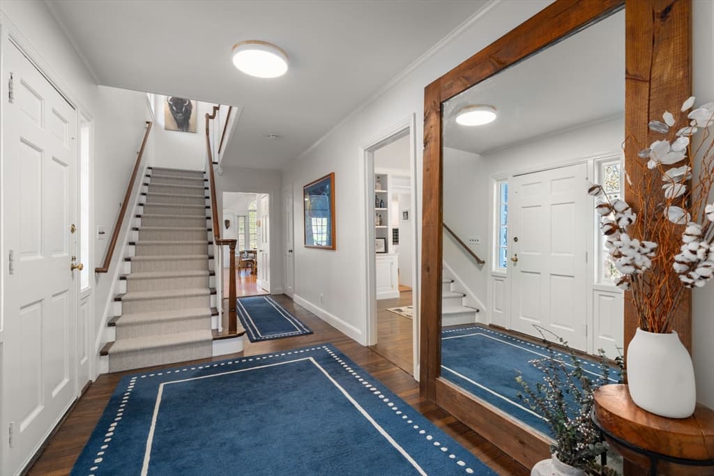 633 Boston Post Rd, Weston MA 02493 photo 4