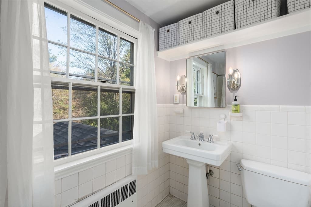 633 Boston Post Rd, Weston MA 02493 photo 25