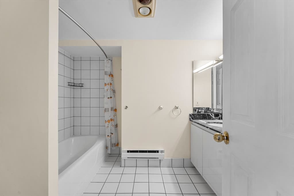 Condominium at 170 Tremont St # 1501, Boston MA 02111, photo 14 of 25