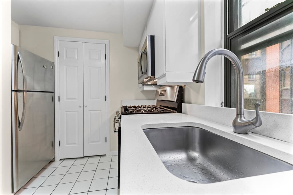 Condominium at 170 Tremont St # 1501, Boston MA 02111, photo 8 of 25