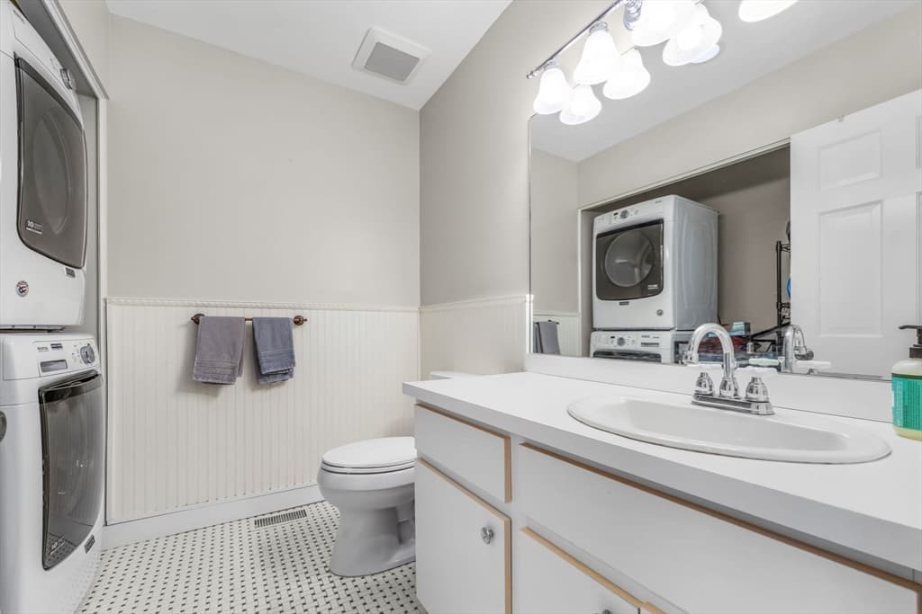 Condominium at 7 Whaler Lane # 7, Quincy MA 02171, photo 29 of 42