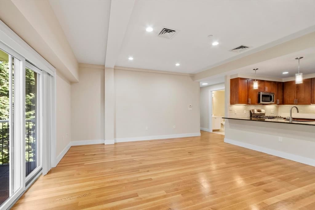 321 Hammond Pond Pkwy # 103, Brookline MA 02467 photo 9