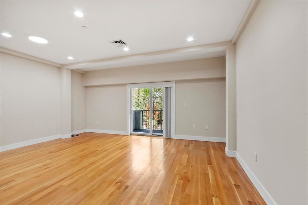 321 Hammond Pond Pkwy # 103, Brookline MA 02467 photo 10
