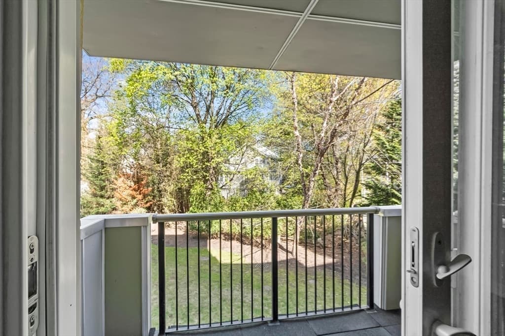 321 Hammond Pond Pkwy # 103, Brookline MA 02467 photo 11
