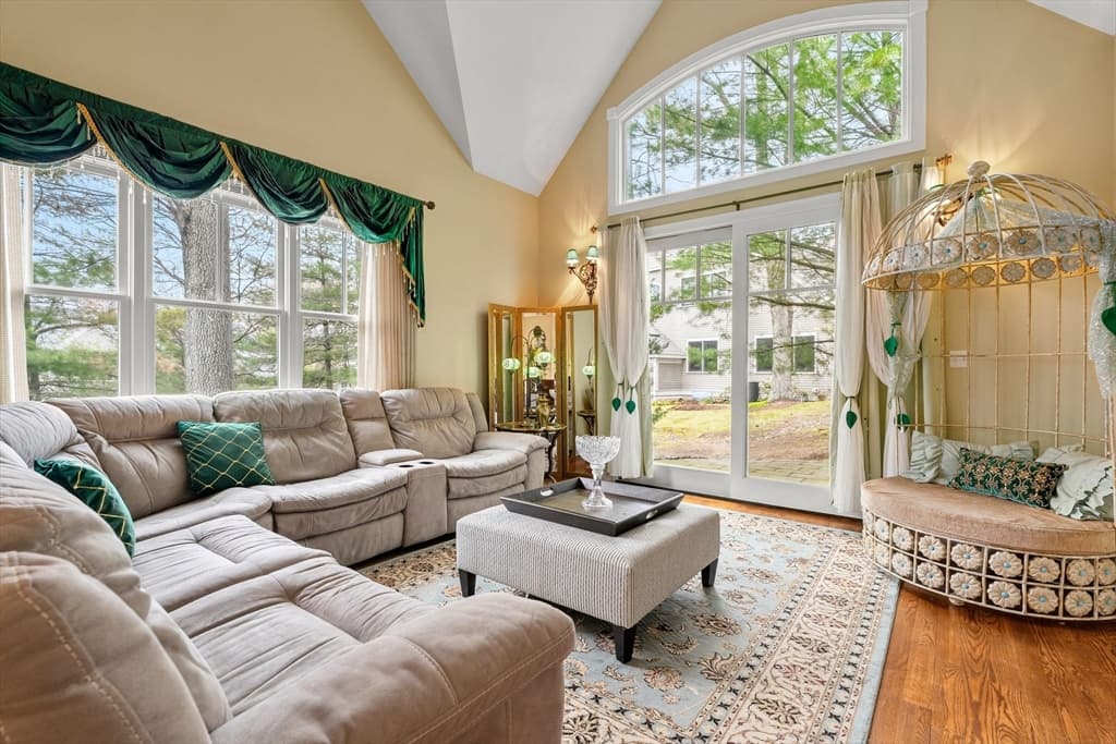 Condominium at 127 Johnson Woods Dr # 127, Reading MA 01867, photo 10 of 42