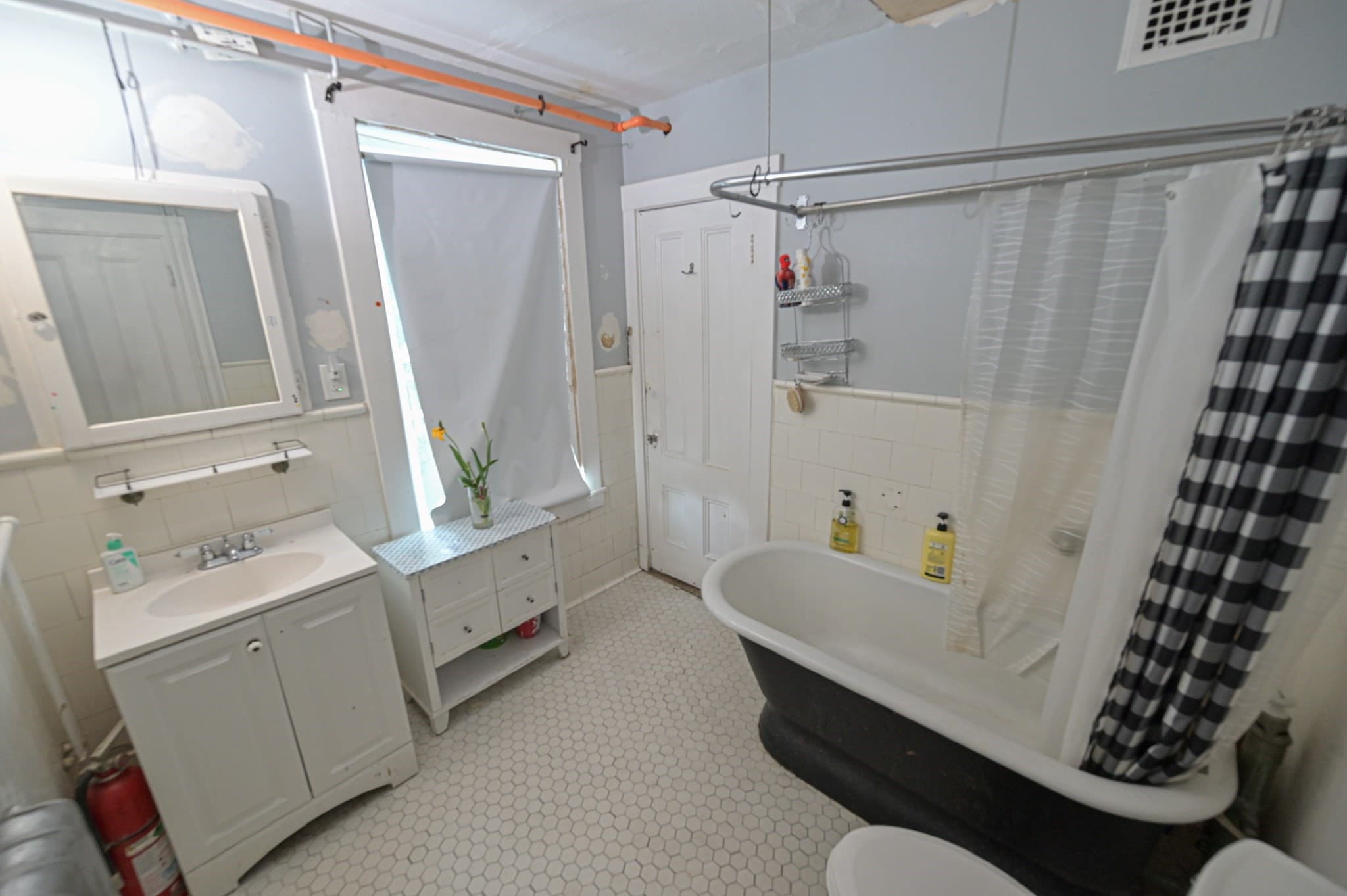 Single Family Residence at 54 Nahant St, Lynn MA 01902, photo 13 of 32
