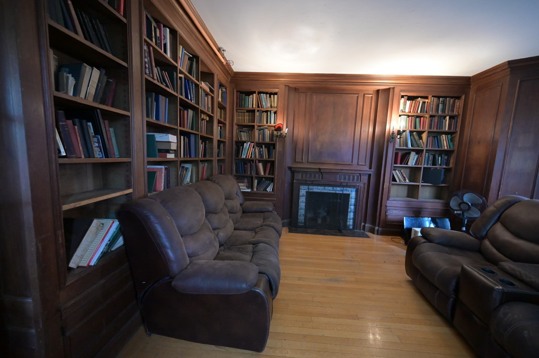 Single Family Residence at 54 Nahant St, Lynn MA 01902, photo 7 of 32