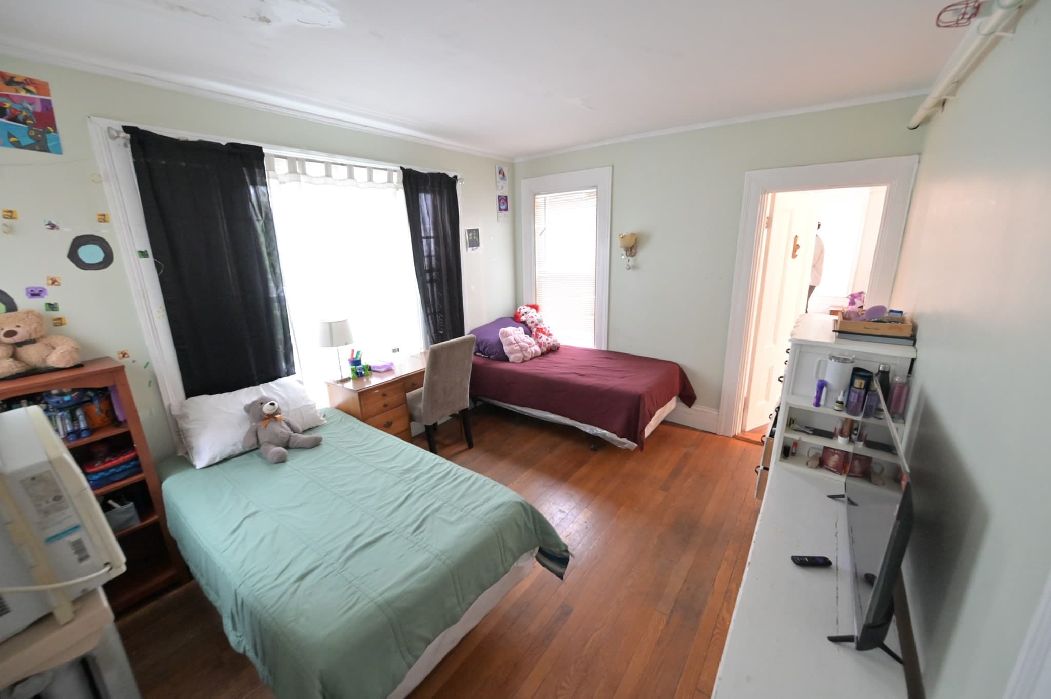 Single Family Residence at 54 Nahant St, Lynn MA 01902, photo 10 of 32
