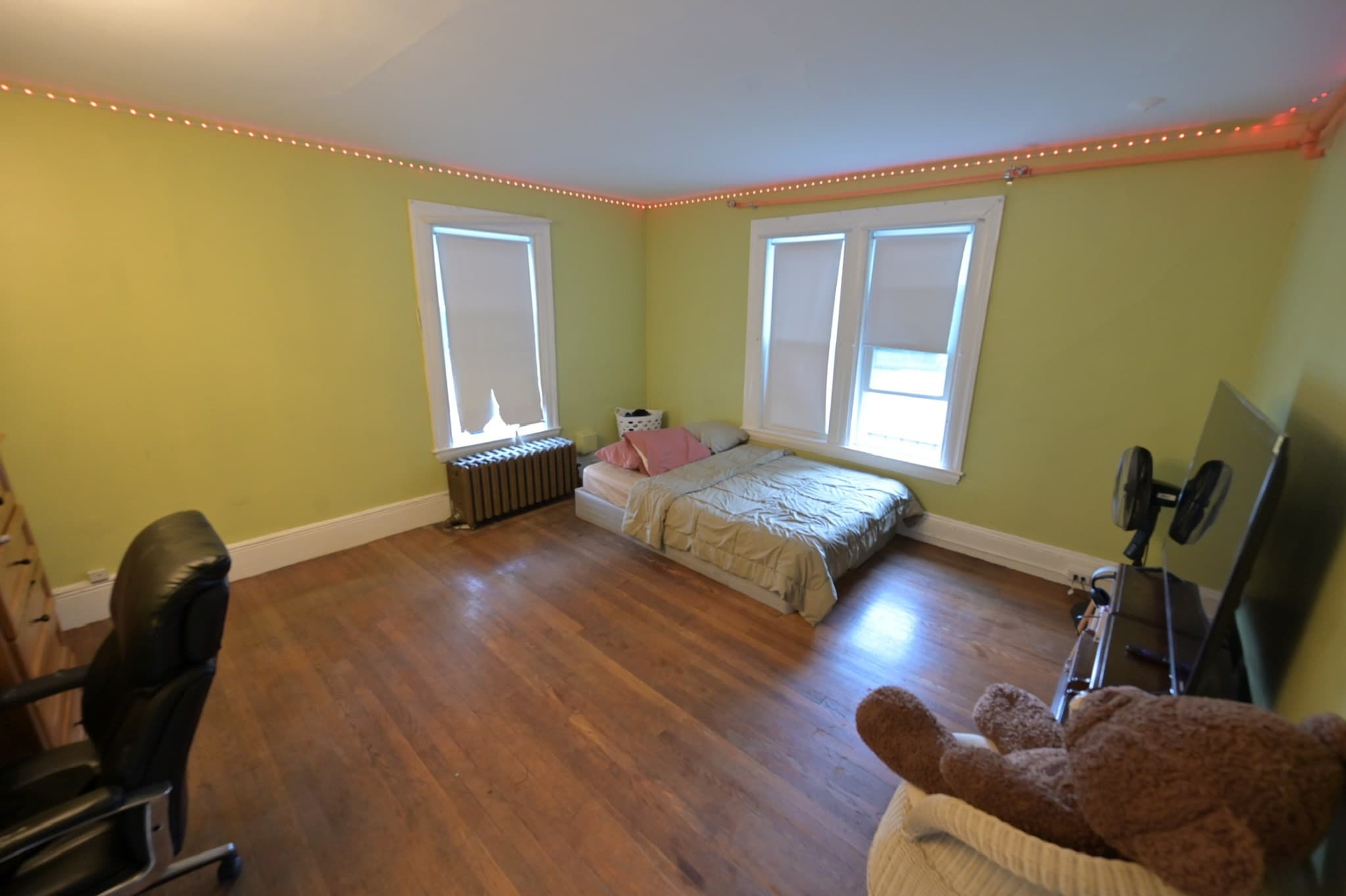 Single Family Residence at 54 Nahant St, Lynn MA 01902, photo 14 of 32