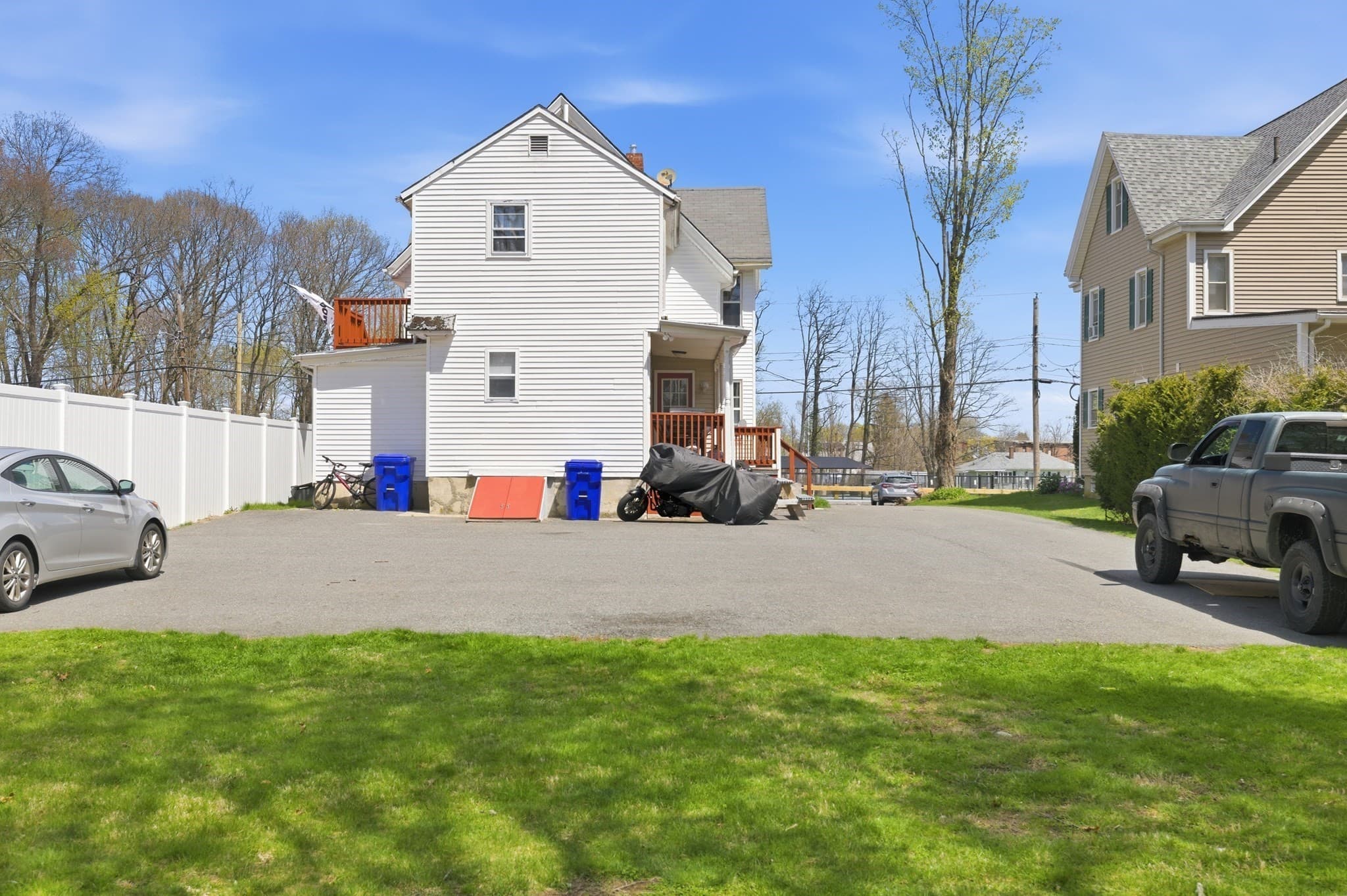 Multi Family at 10 Oak Avenue, Taunton MA 02780, photo 6 of 14