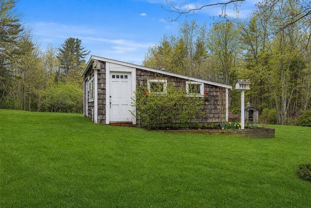 Single Family Residence at 85 Bailey Rd, Holden MA 01520, photo 34 of 42