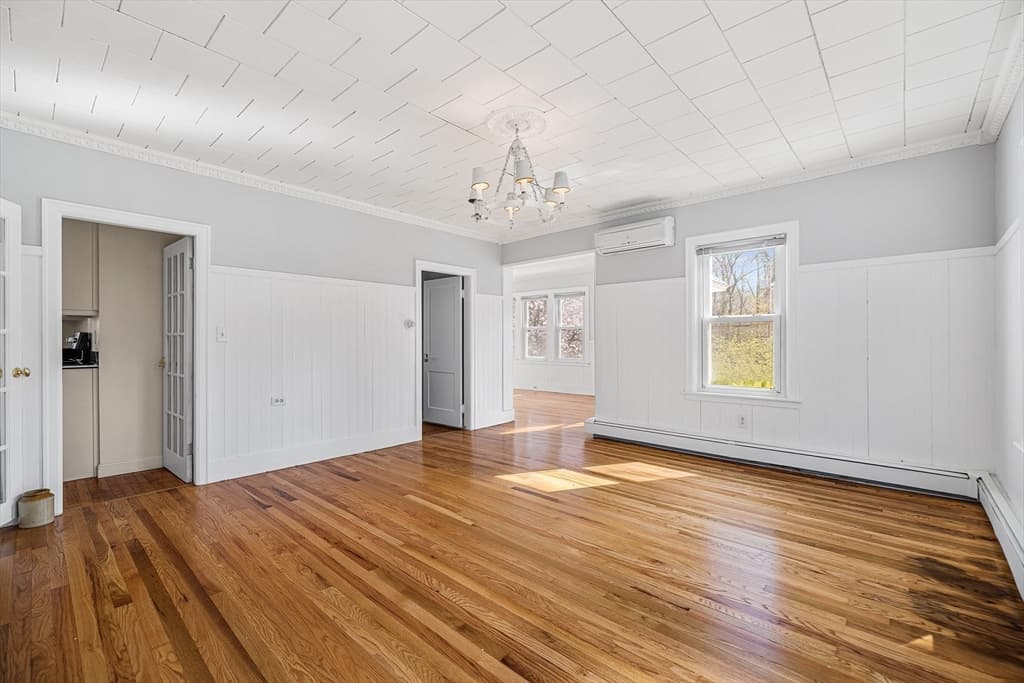 Single Family Residence at 85 Bailey Rd, Holden MA 01520, photo 10 of 42
