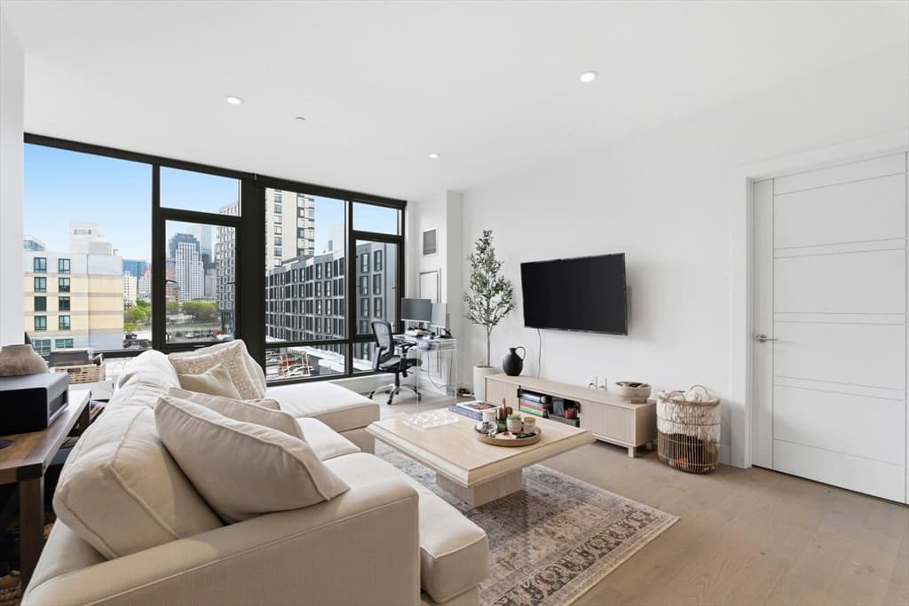 Condominium at 40 Traveler St # 410, Boston MA 02118, photo 2 of 20