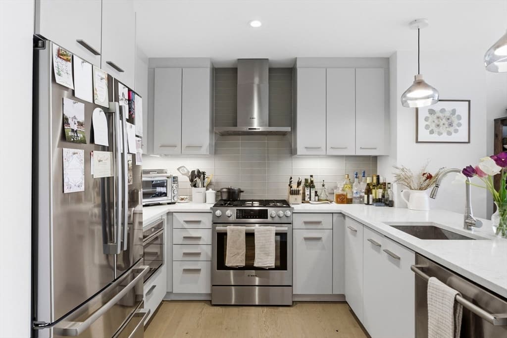 Condominium at 40 Traveler St # 410, Boston MA 02118, photo 6 of 20