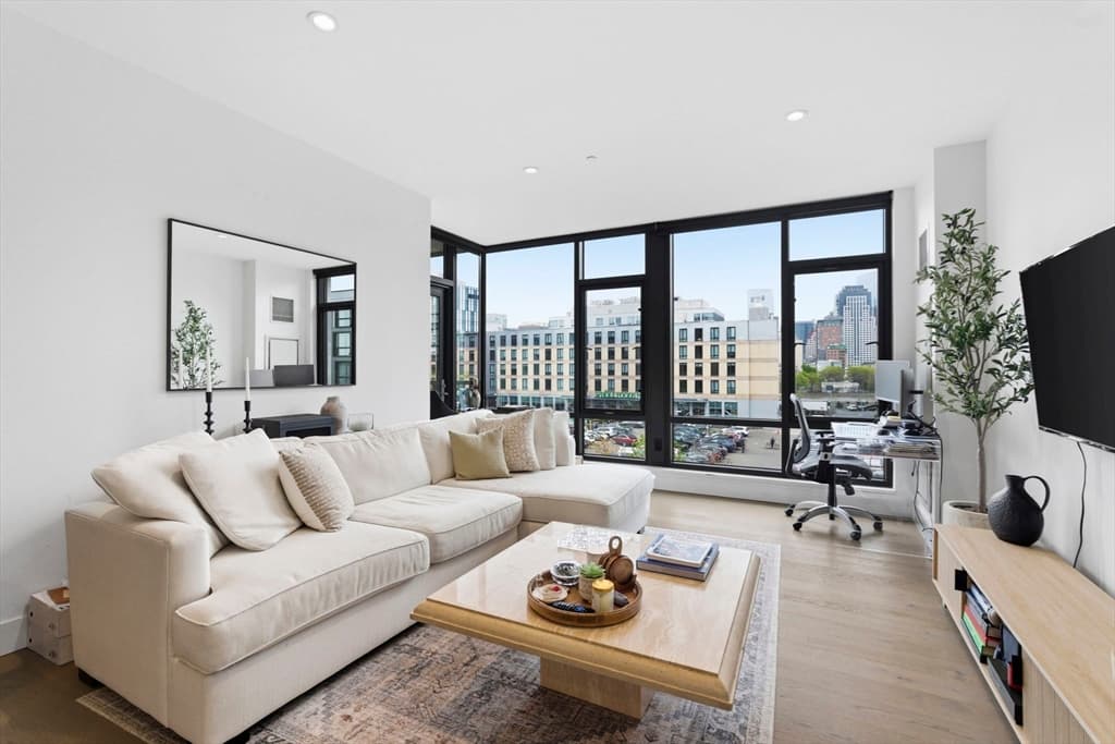 40 Traveler St # 410, Boston MA 02118