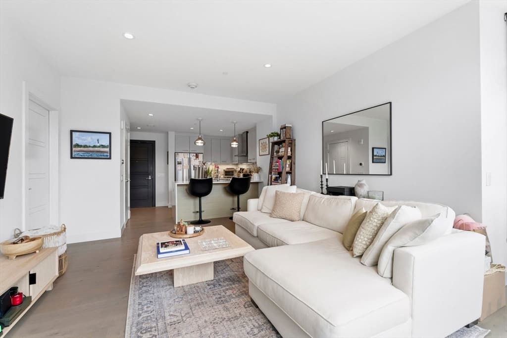 Condominium at 40 Traveler St # 410, Boston MA 02118, photo 4 of 20