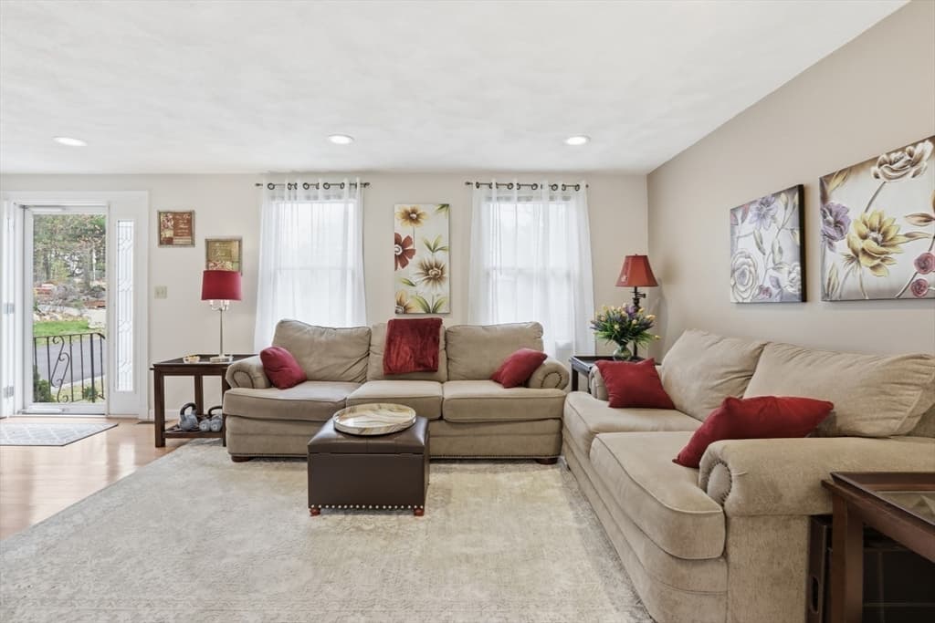 Single Family Residence at 18 Trifiro Rd, Billerica MA 01821, photo 6 of 42