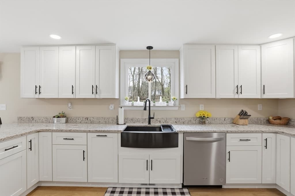 Single Family Residence at 18 Trifiro Rd, Billerica MA 01821, photo 13 of 42