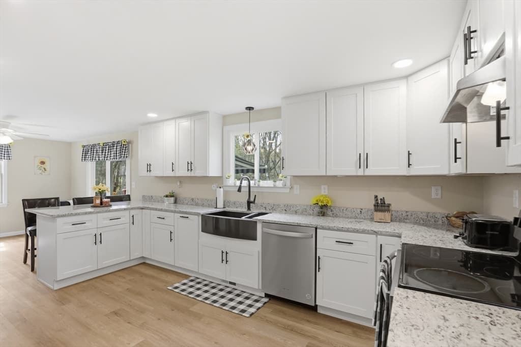 Single Family Residence at 18 Trifiro Rd, Billerica MA 01821, photo 12 of 42