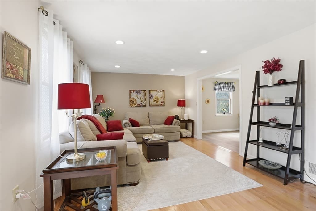 Single Family Residence at 18 Trifiro Rd, Billerica MA 01821, photo 7 of 42