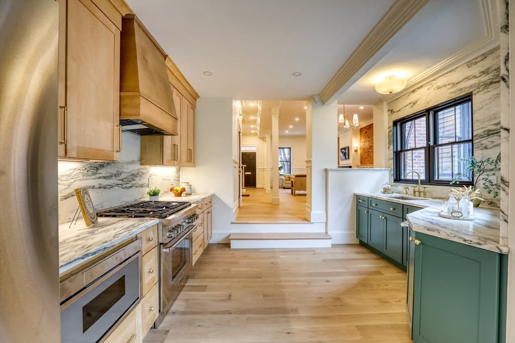 16 Chestnut Street, Boston MA 02129 photo 2