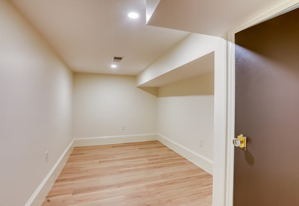 16 Chestnut Street, Boston MA 02129 photo 34