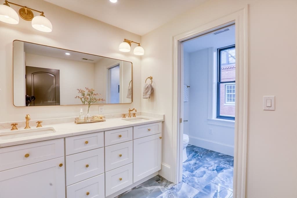 16 Chestnut Street, Boston MA 02129 photo 25