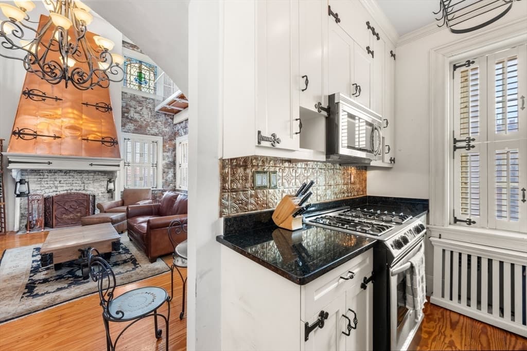 Condominium at 49 Grove St, Boston MA 02114, photo 6 of 22