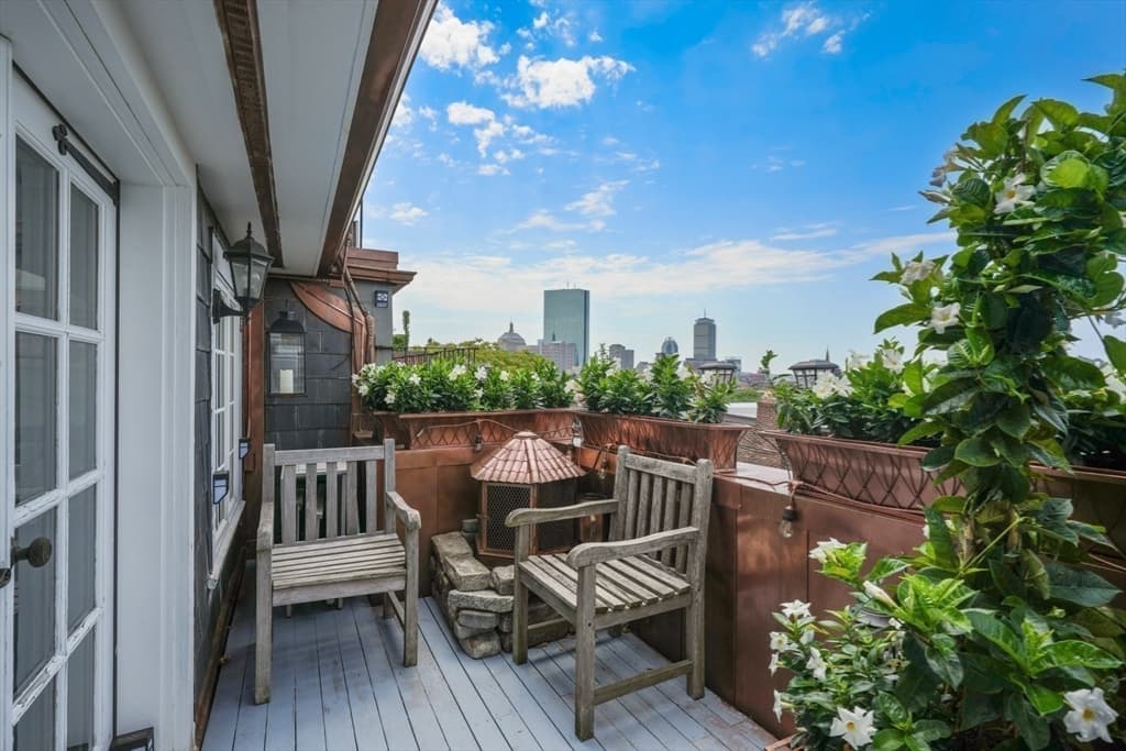 Condominium at 49 Grove St, Boston MA 02114, photo 17 of 22
